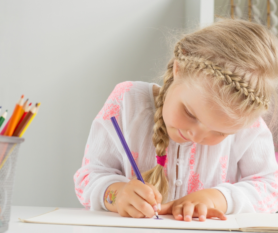 Dlaczego warto zapisać dziecko na zajęcia z rysunku?